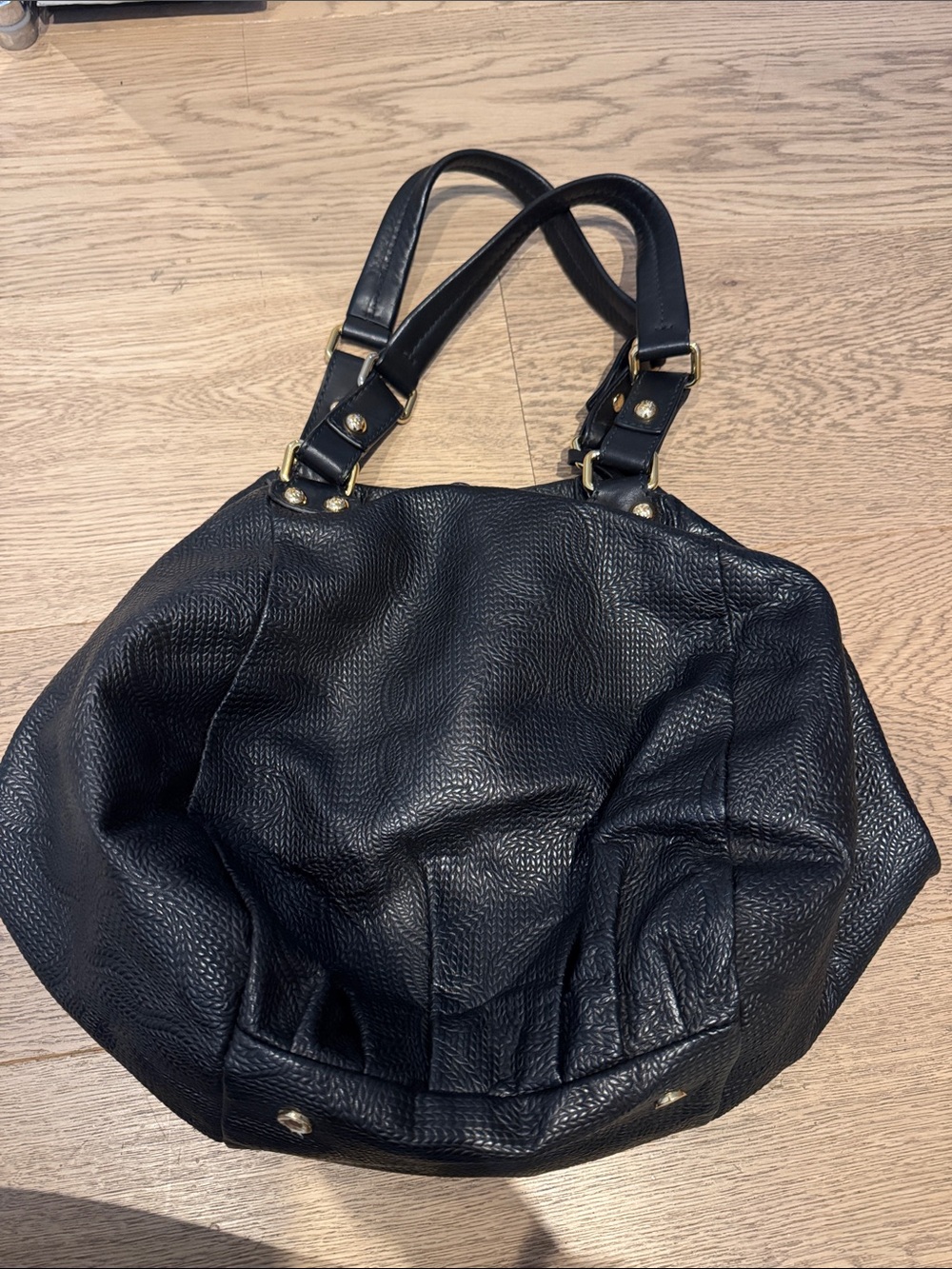TOUS Classic Black Leather Tote Bag - Versatile Everyday Carry